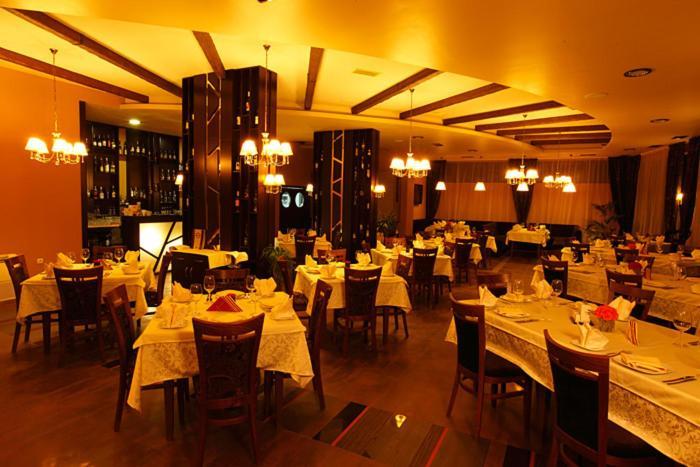 Family Hotel - Restaurant Ring Монтана Екстер'єр фото