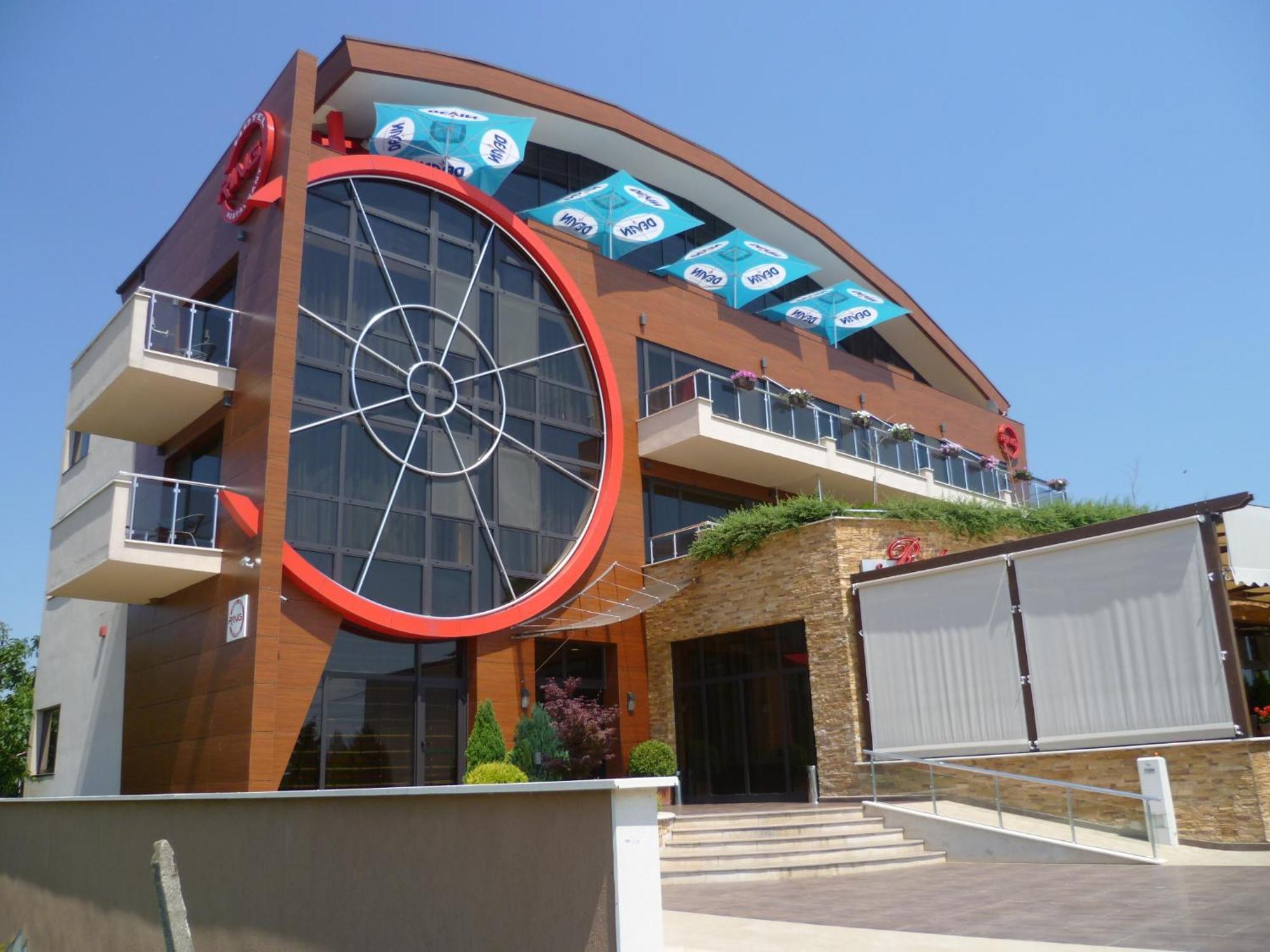 Family Hotel - Restaurant Ring Монтана Екстер'єр фото