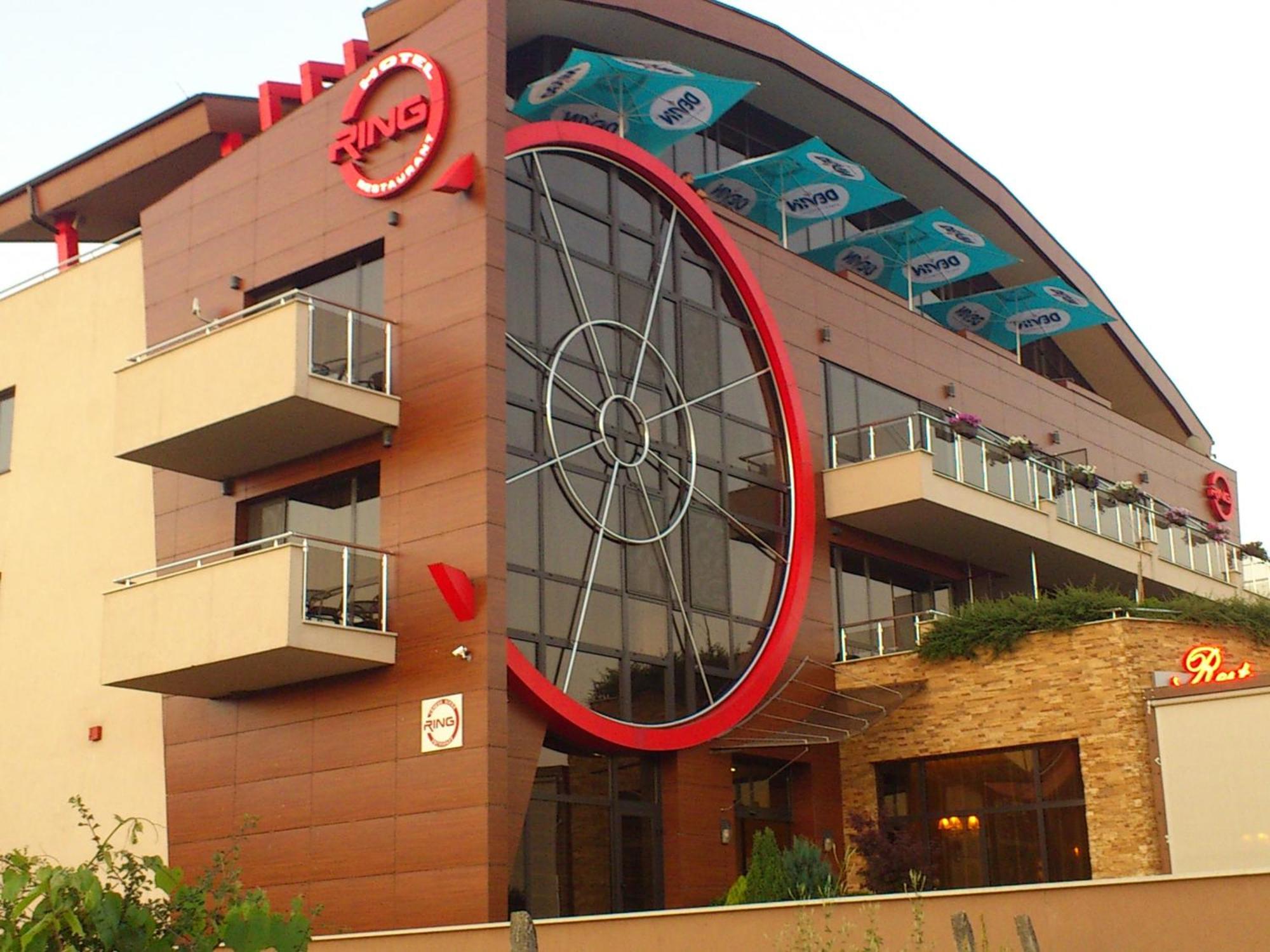 Family Hotel - Restaurant Ring Монтана Екстер'єр фото