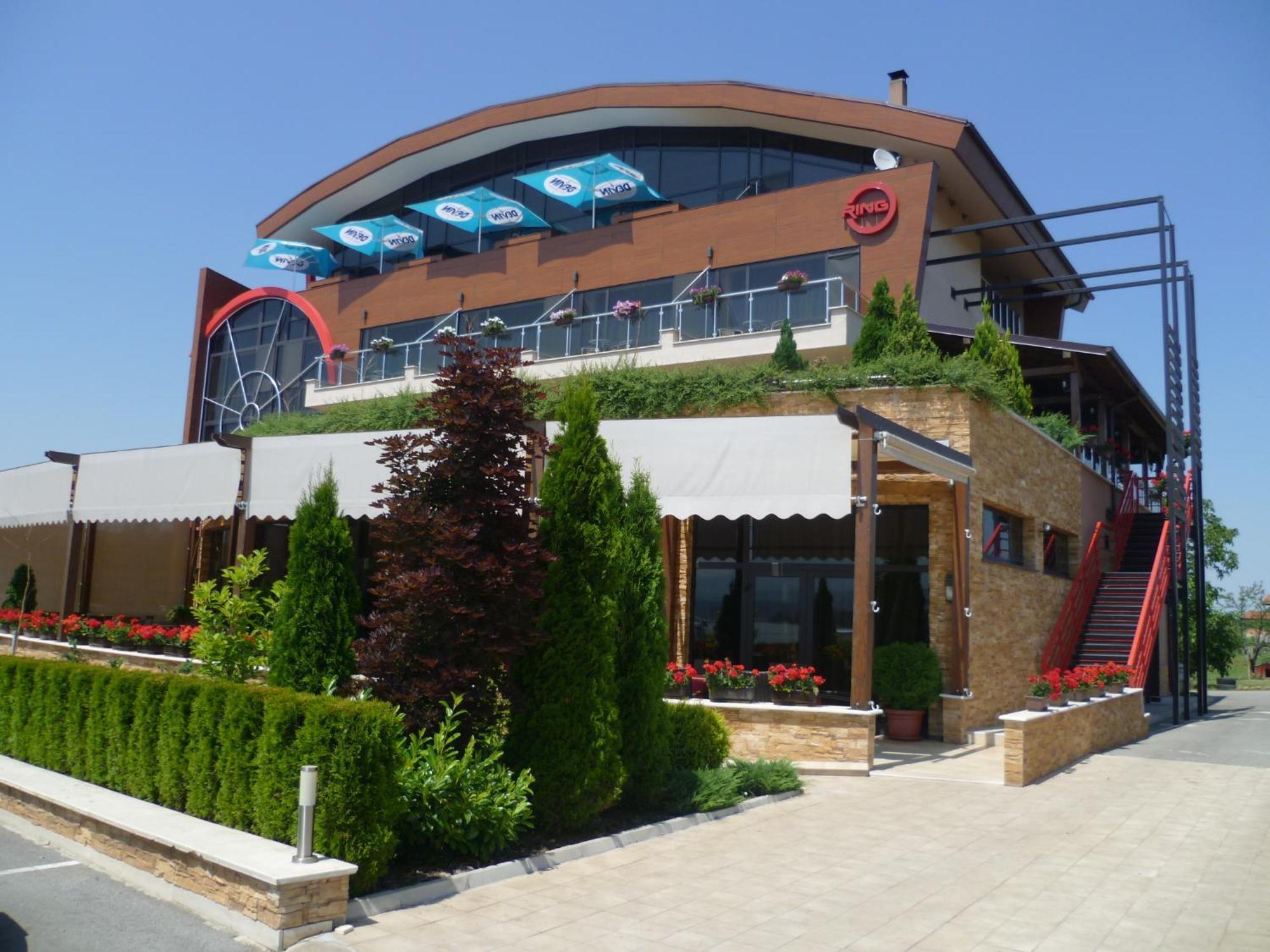 Family Hotel - Restaurant Ring Монтана Екстер'єр фото