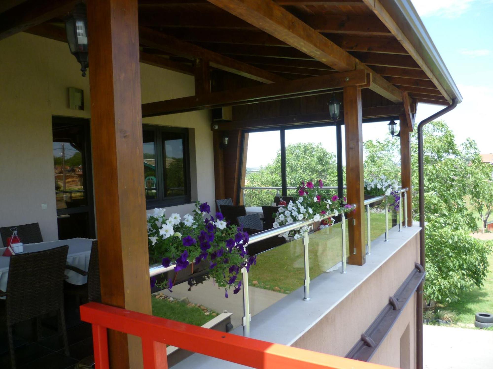 Family Hotel - Restaurant Ring Монтана Екстер'єр фото