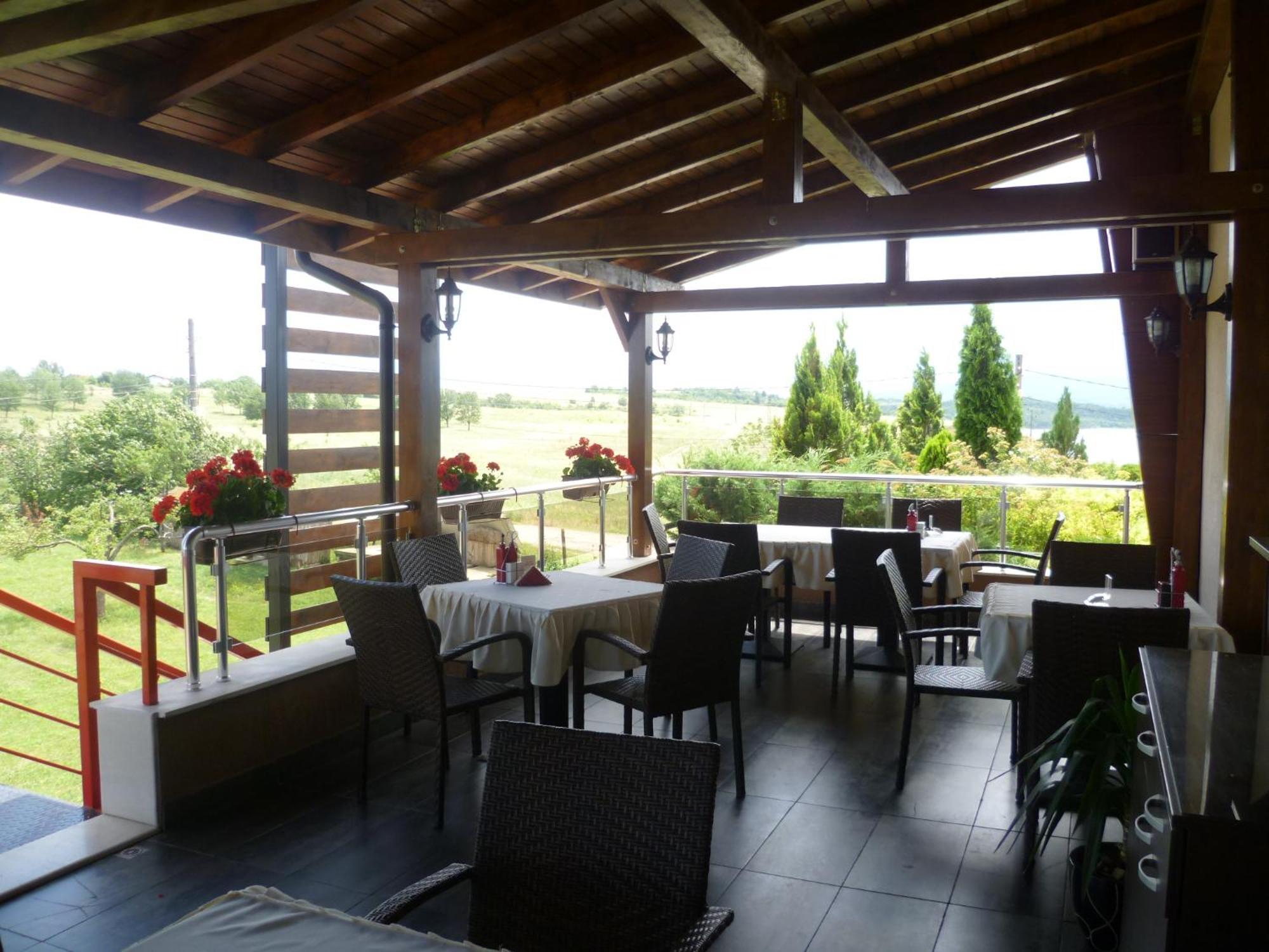 Family Hotel - Restaurant Ring Монтана Екстер'єр фото